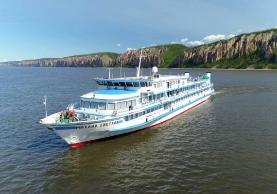Теплоход «Михаил Светлов»
